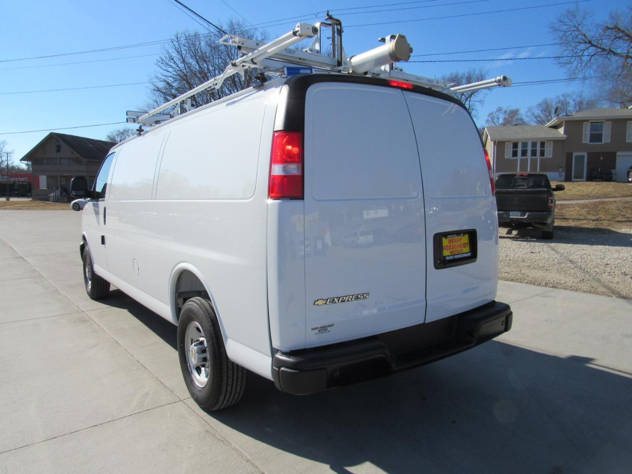 Chevrolet Express Cargo Van RWD 2500 155" 2025