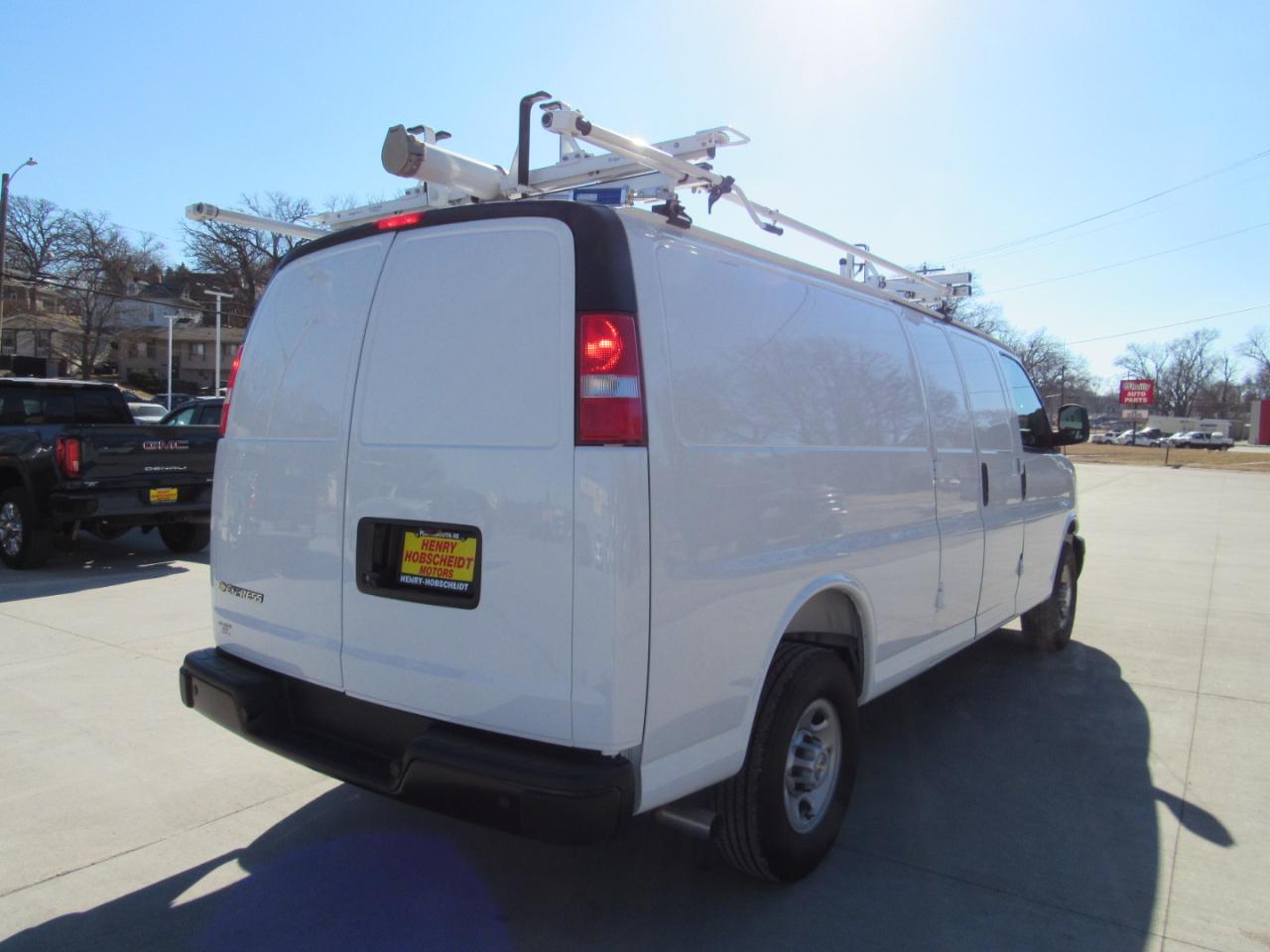 Chevrolet Express Cargo Van RWD 2500 155" 2025