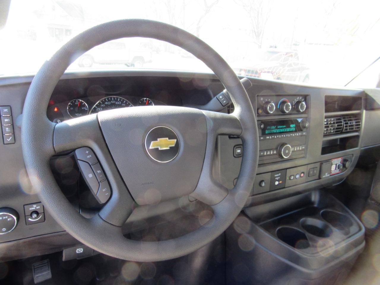 Chevrolet Express Cargo Van RWD 2500 155" 2025