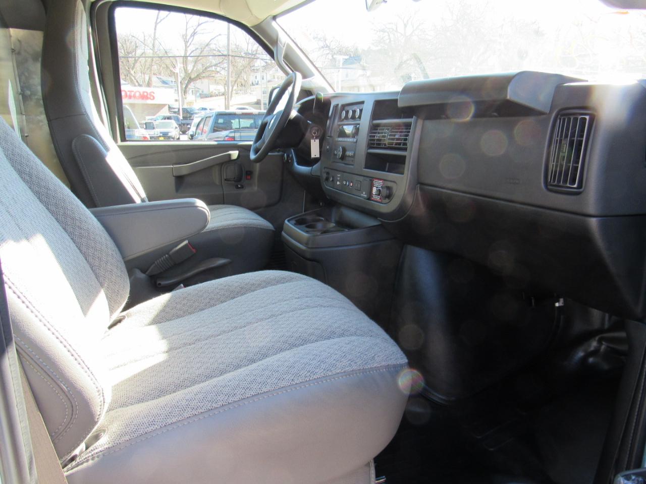 Chevrolet Express Cargo Van RWD 2500 155" 2025