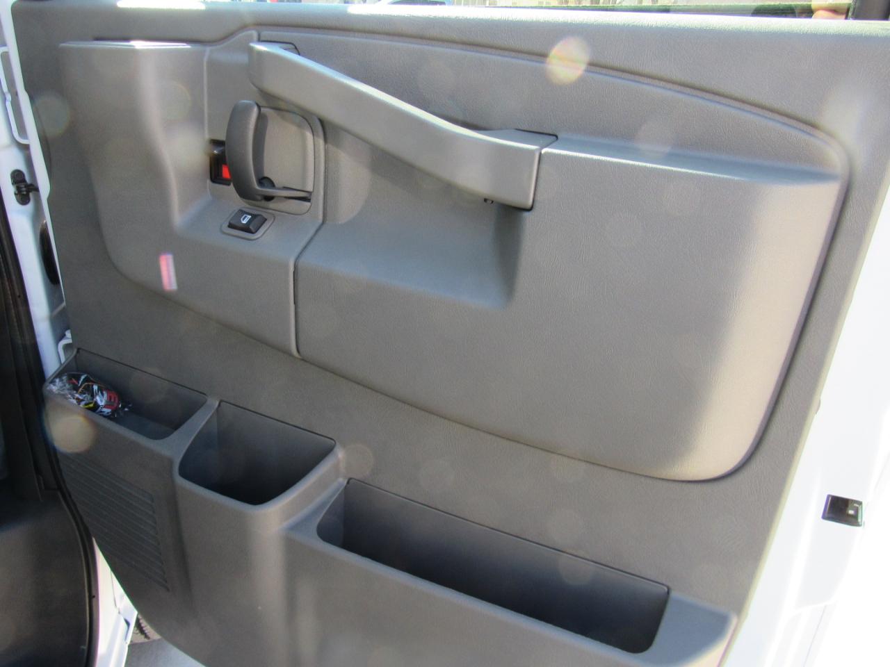 Chevrolet Express Cargo Van RWD 2500 155" 2025