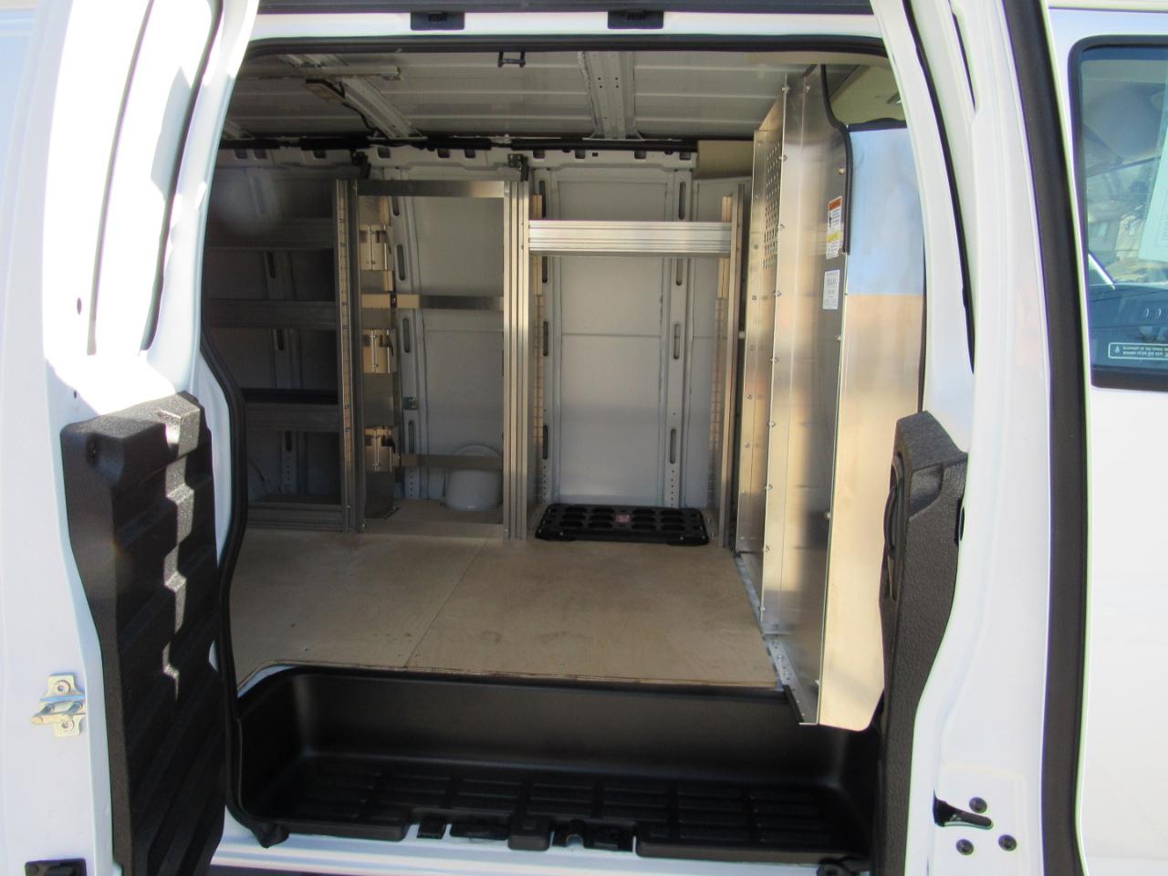 Chevrolet Express Cargo Van RWD 2500 155" 2025