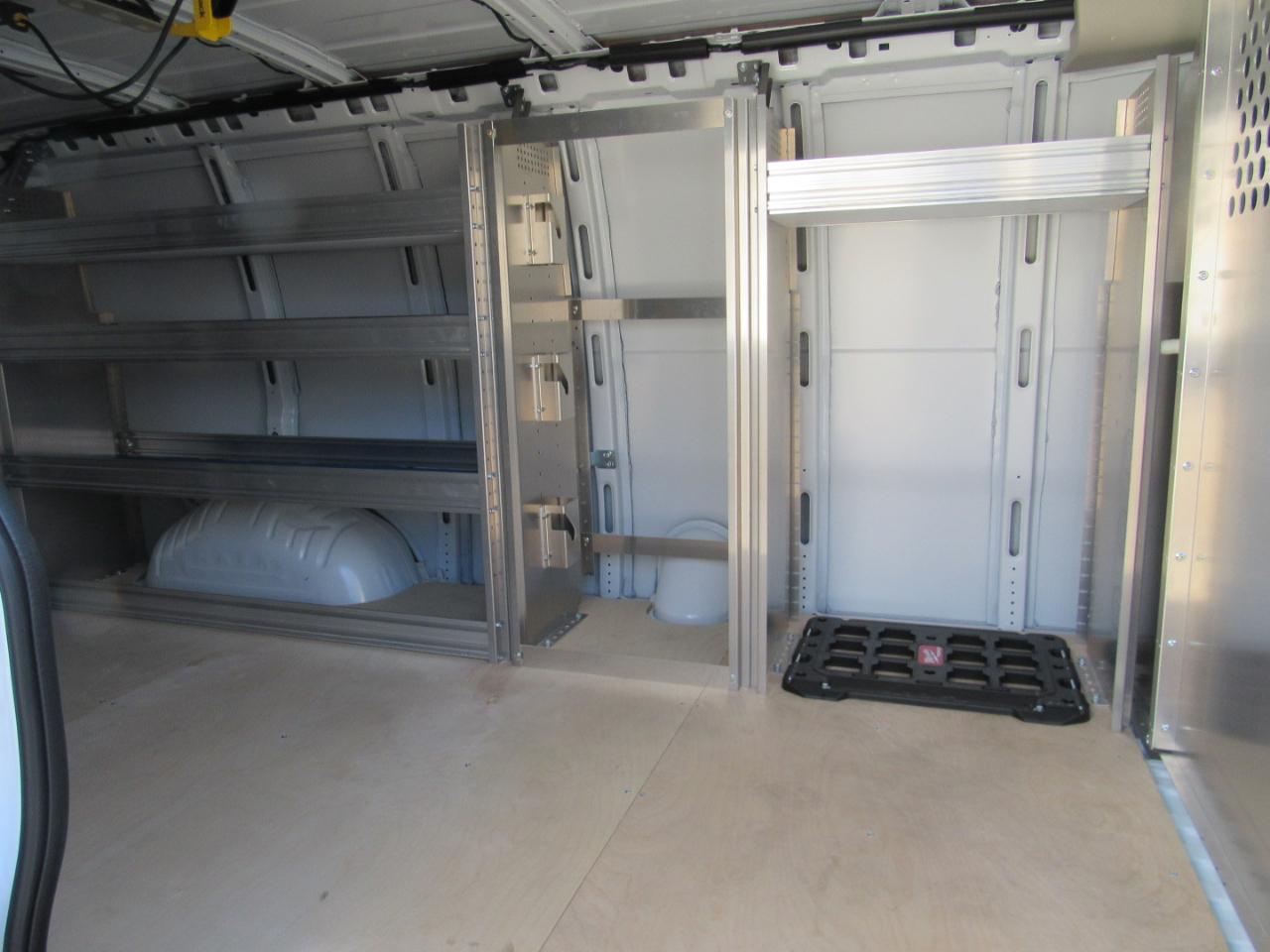 Chevrolet Express Cargo Van RWD 2500 155" 2025