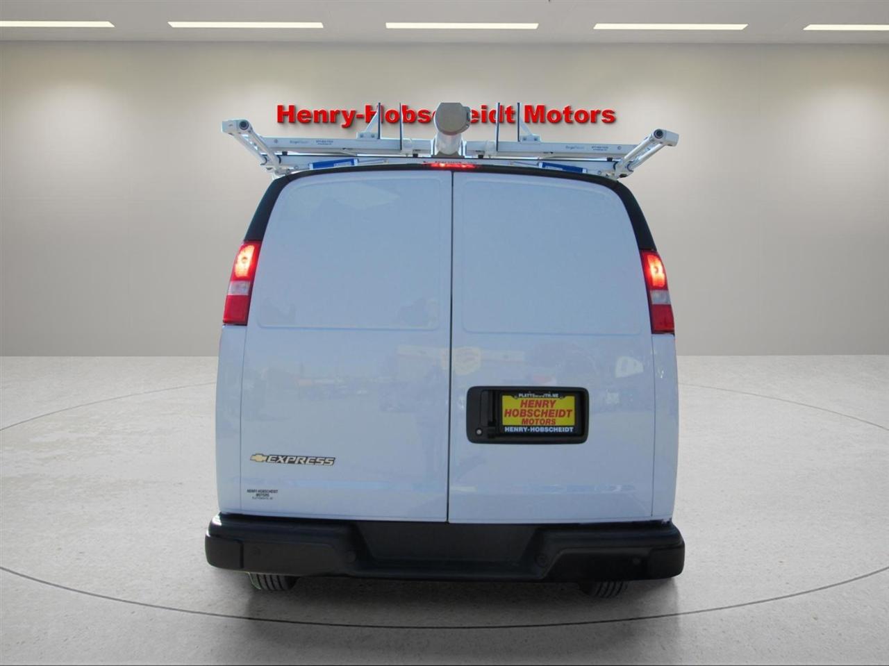 Chevrolet Express Cargo Van RWD 2500 155" 2025