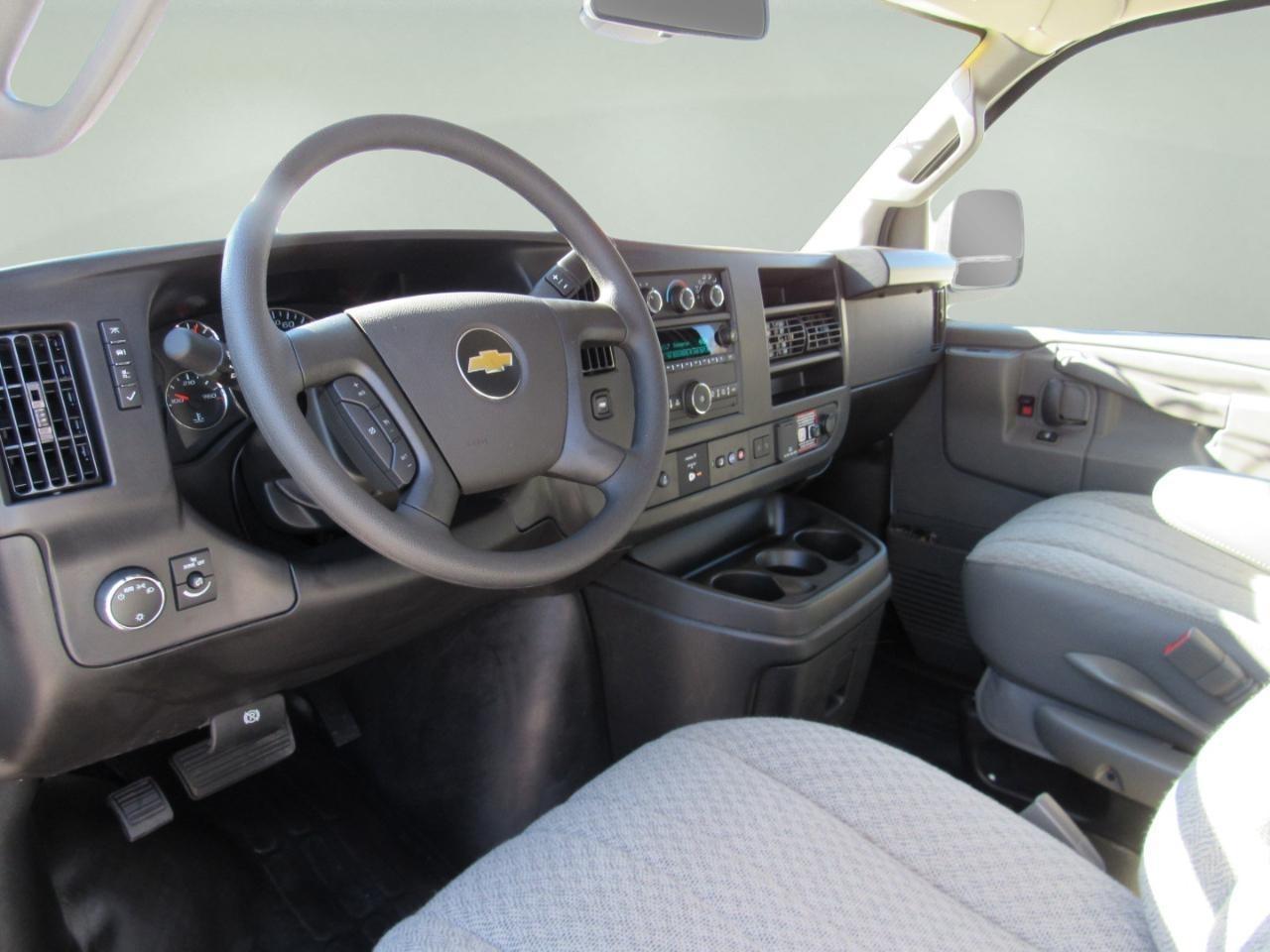 Chevrolet Express Cargo Van RWD 2500 155" 2025