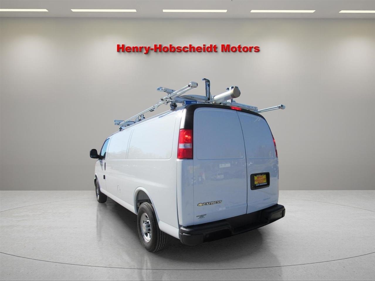 Chevrolet Express Cargo Van RWD 2500 155" 2025