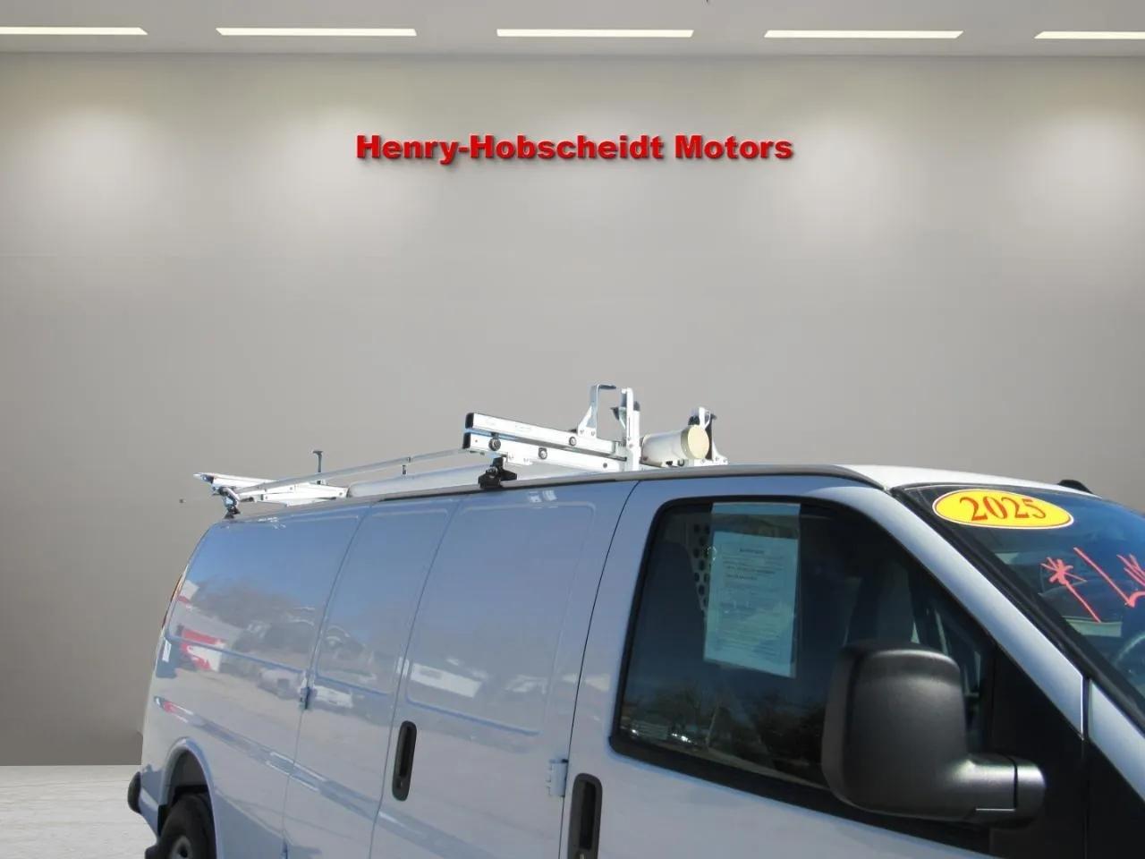 Chevrolet Express Cargo Van RWD 2500 155" 2025