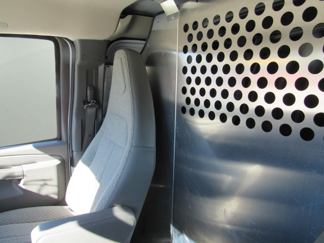 Chevrolet Express Cargo Van RWD 2500 155" 2025