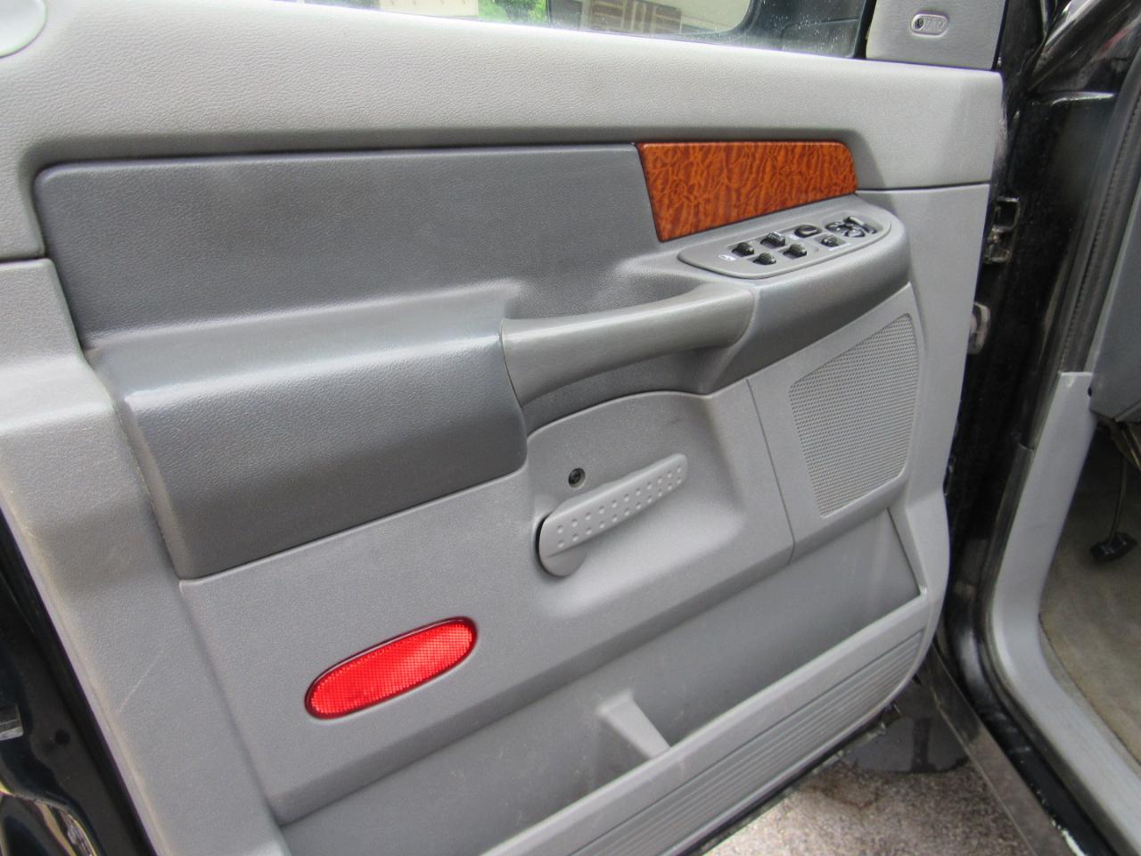 Dodge Ram 2500 Laramie Quad Cab 4WD 2006