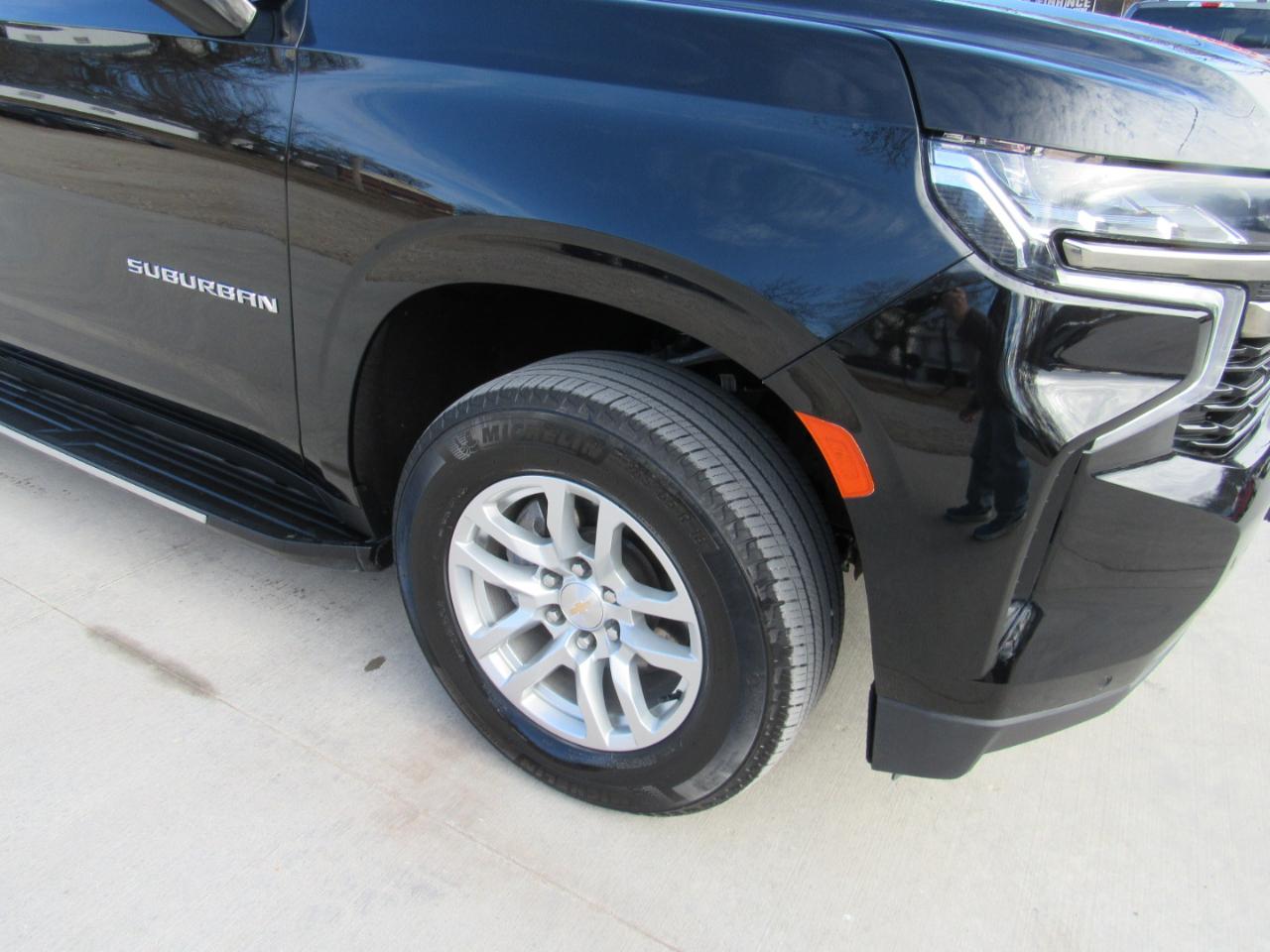 Chevrolet Suburban LT 4WD 2024