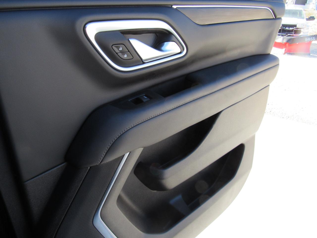 Chevrolet Suburban LT 4WD 2024