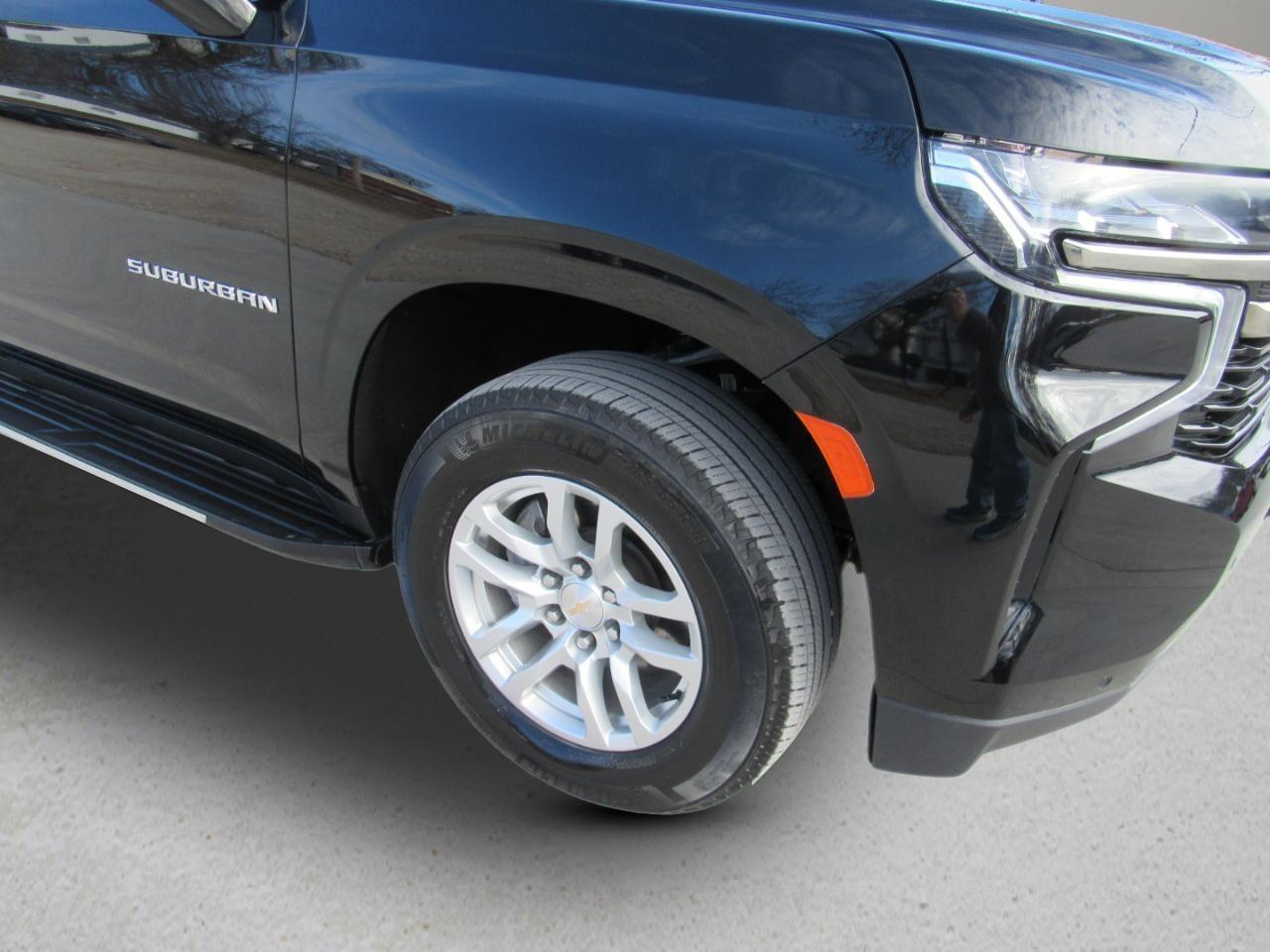 Chevrolet Suburban LT 4WD 2024