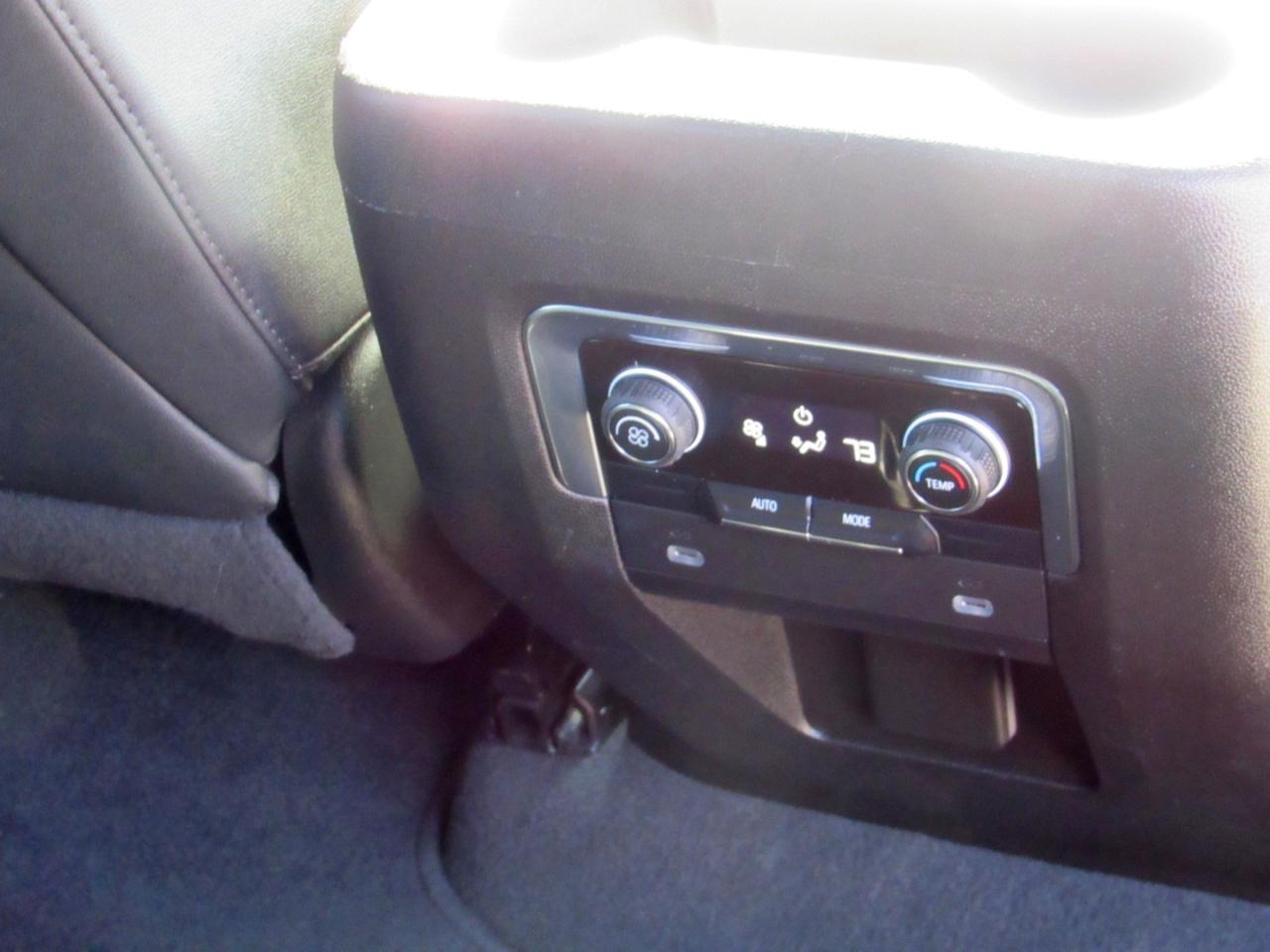 Chevrolet Suburban LT 4WD 2024