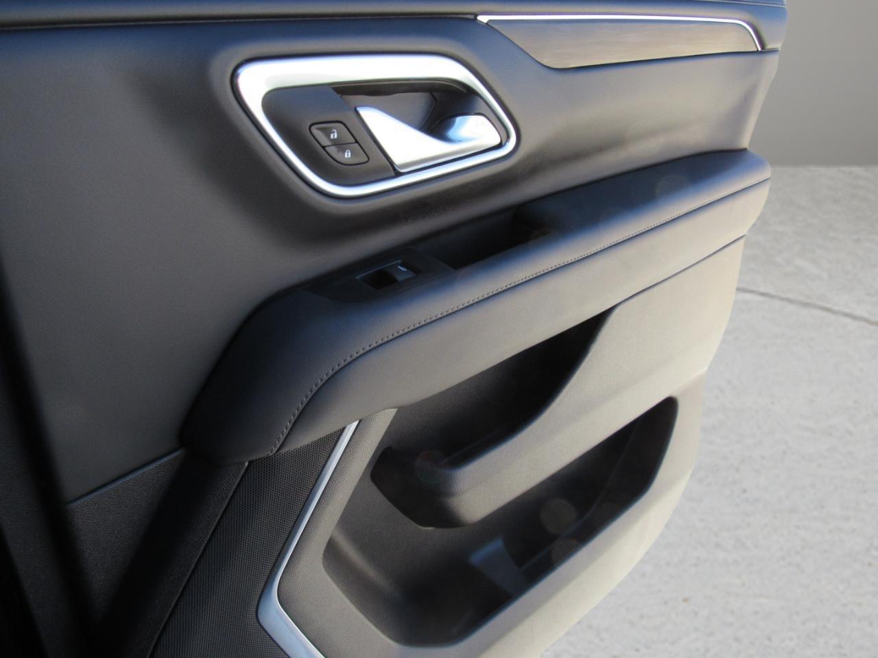 Chevrolet Suburban LT 4WD 2024