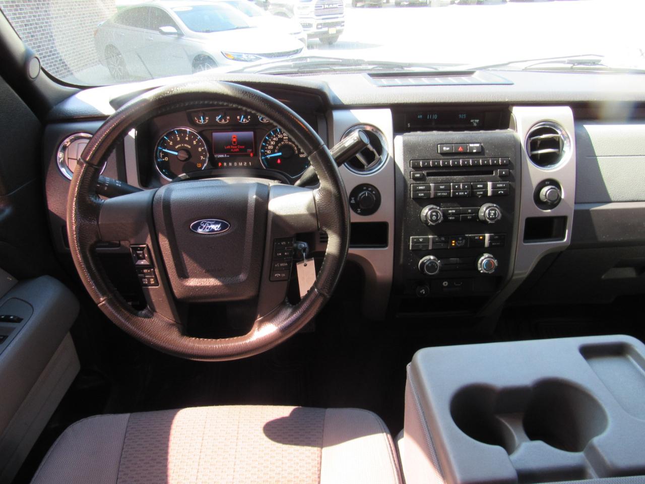 Ford F-150 XL SuperCrew 4WD 2012