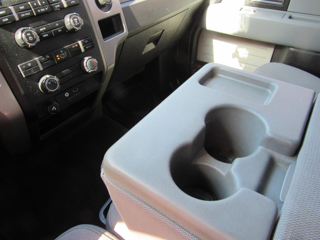 Ford F-150 XL SuperCrew 4WD 2012