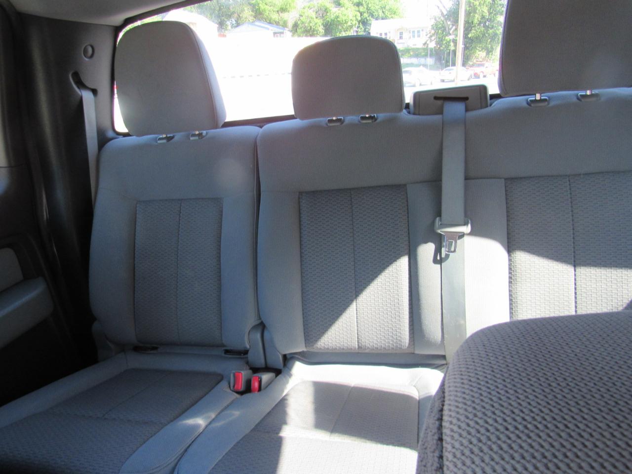 Ford F-150 XL SuperCrew 4WD 2012