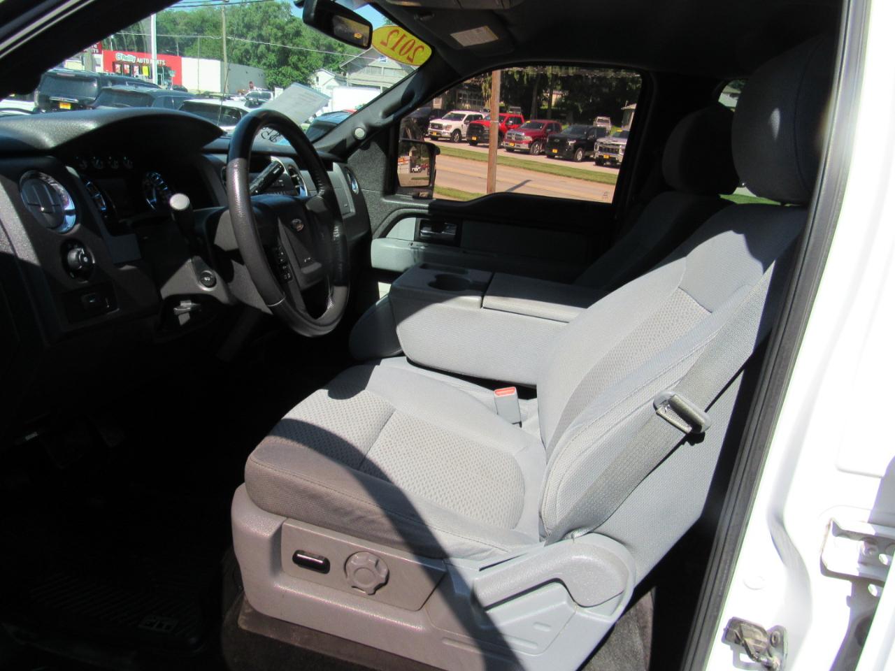 Ford F-150 XL SuperCrew 4WD 2012