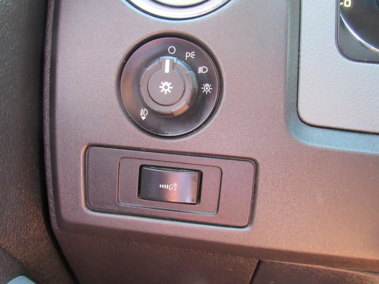 Ford F-150 XL SuperCrew 4WD 2012