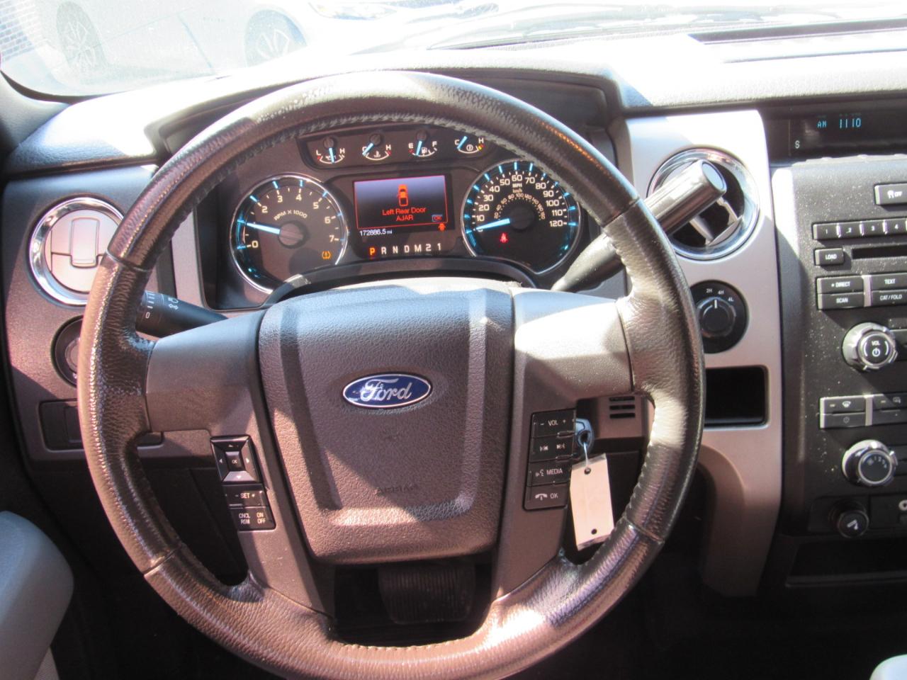 Ford F-150 XL SuperCrew 4WD 2012