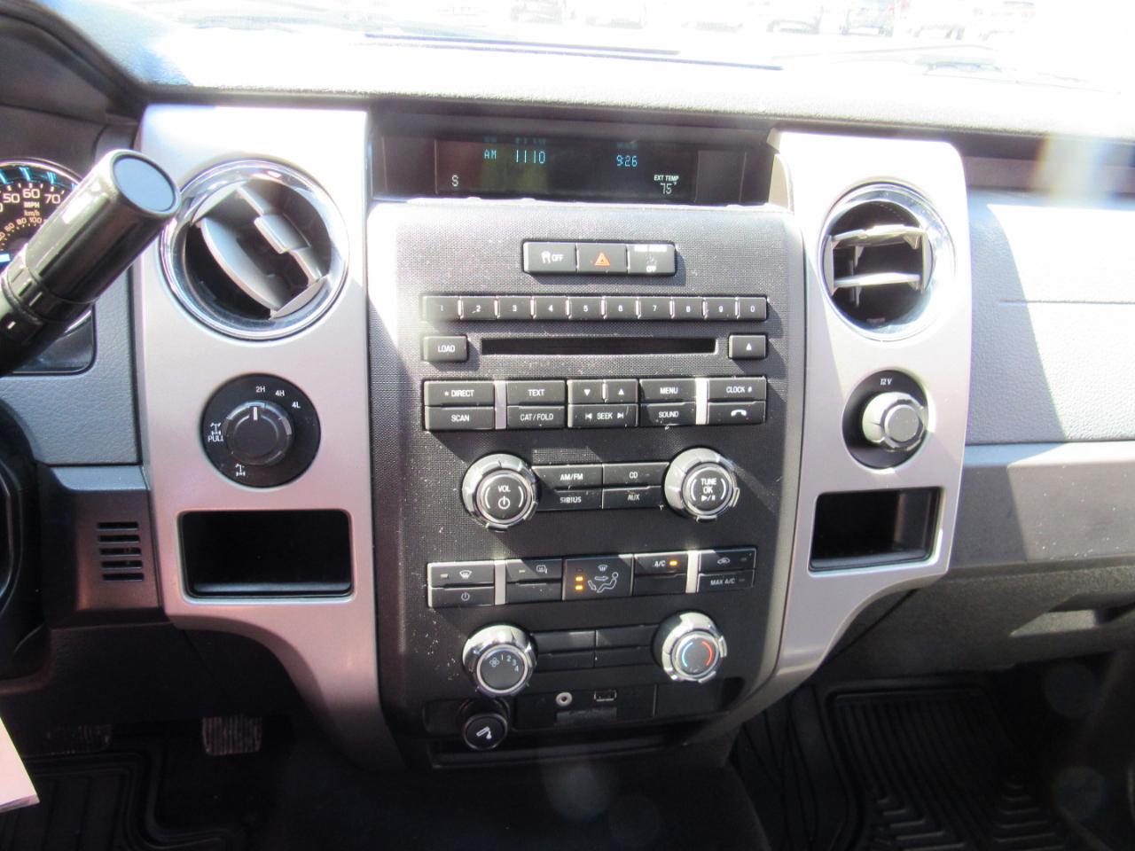 Ford F-150 XL SuperCrew 4WD 2012