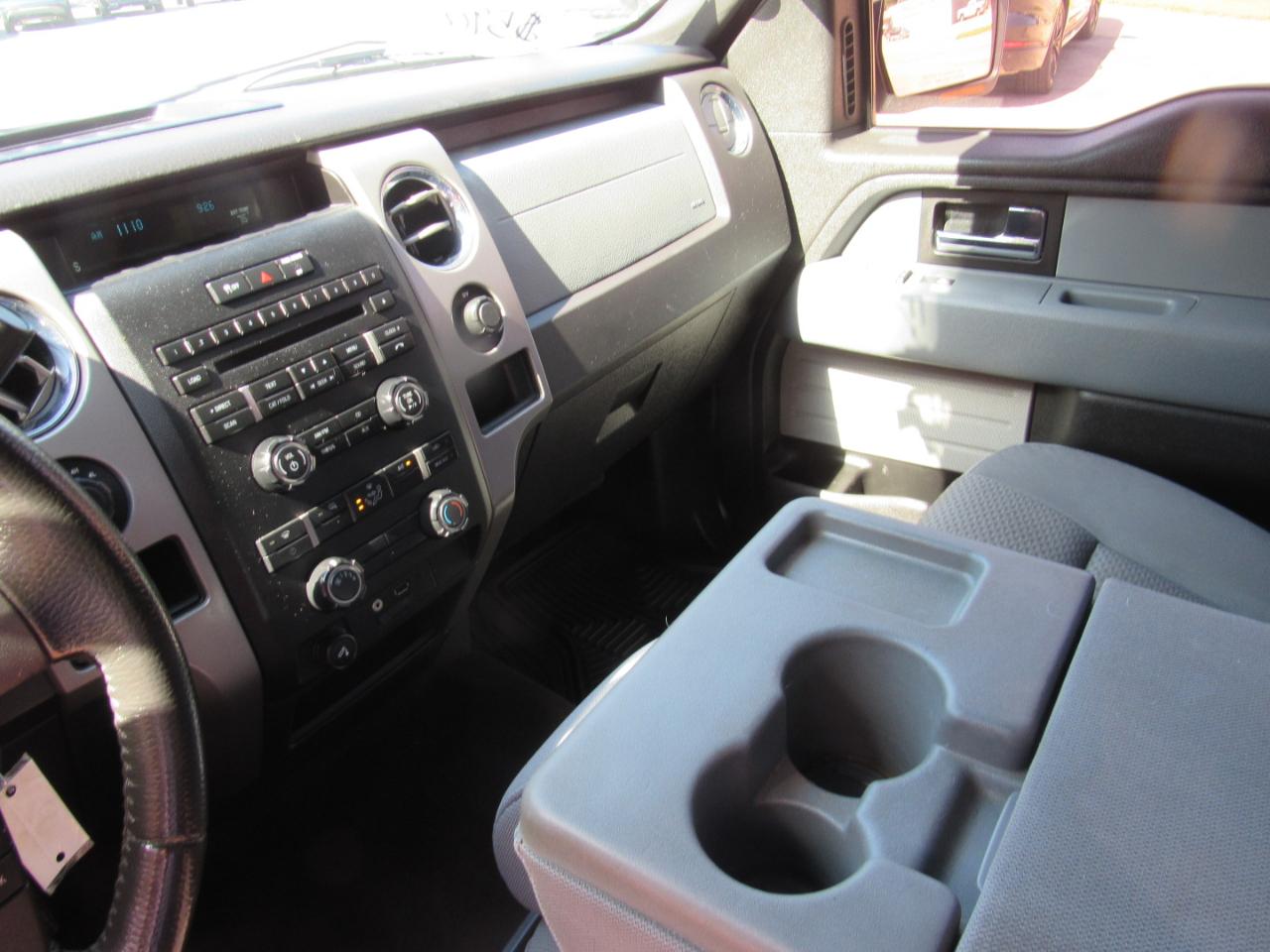 Ford F-150 XL SuperCrew 4WD 2012