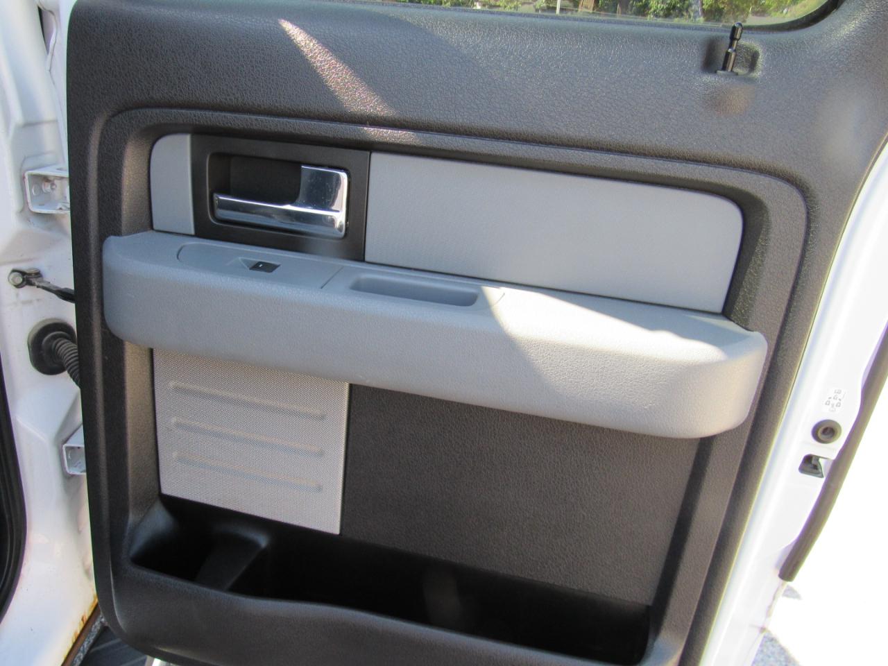 Ford F-150 XL SuperCrew 4WD 2012