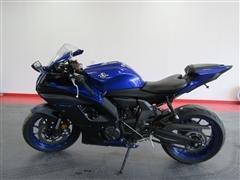 2023 Yamaha R7 