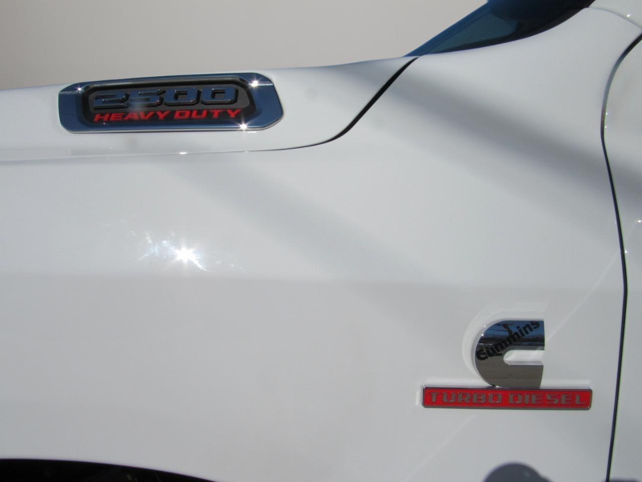 RAM 2500 Laramie Crew Cab 4WD 2024