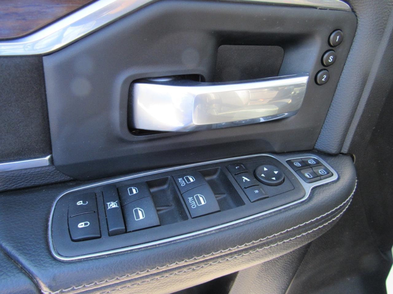 RAM 2500 Laramie Crew Cab 4WD 2024