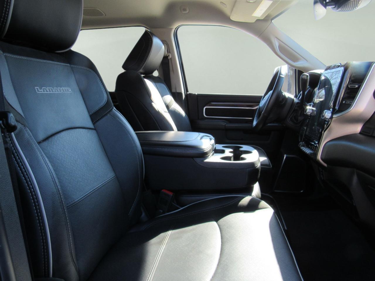 RAM 2500 Laramie Crew Cab 4WD 2024