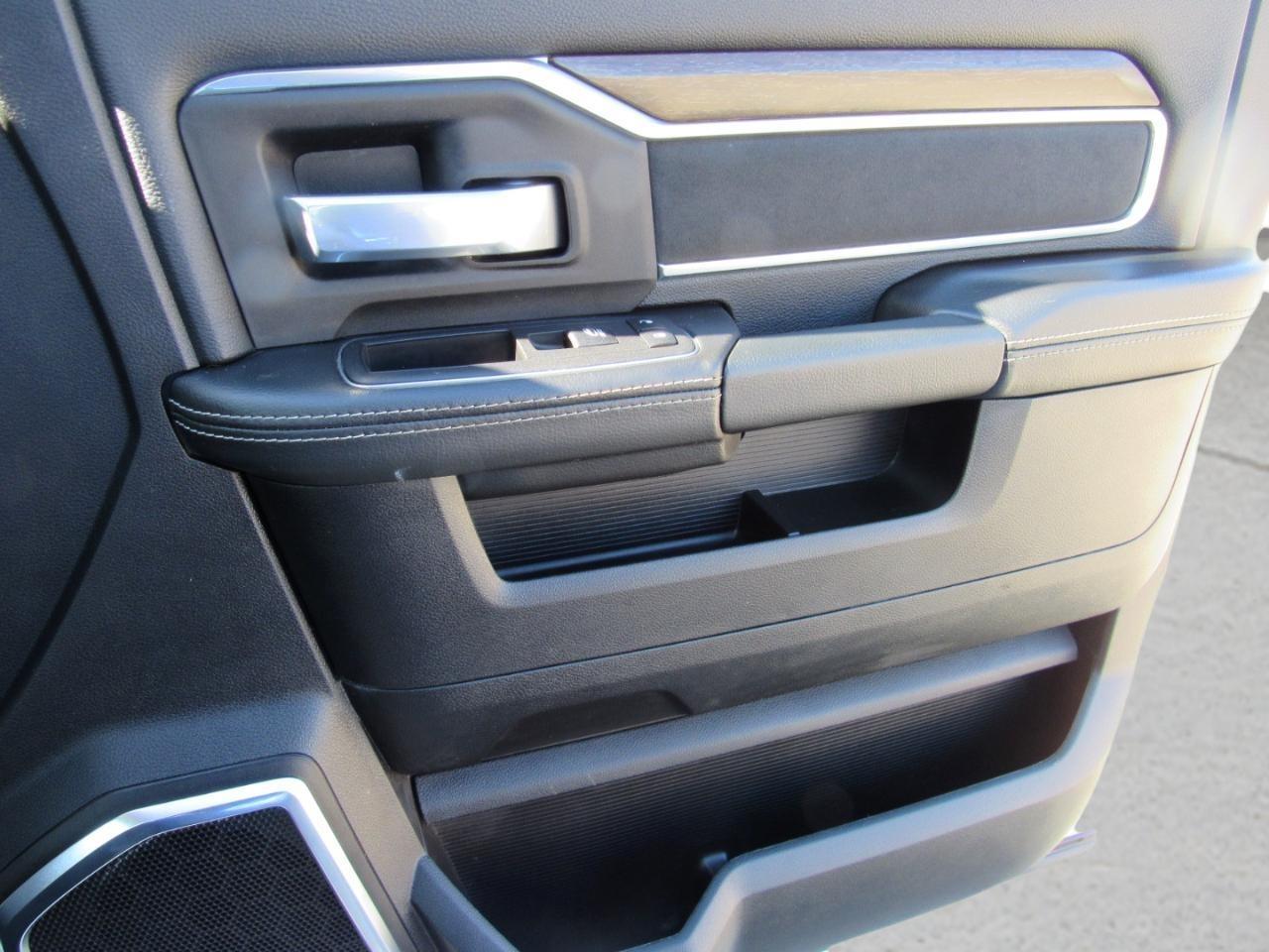 RAM 2500 Laramie Crew Cab 4WD 2024