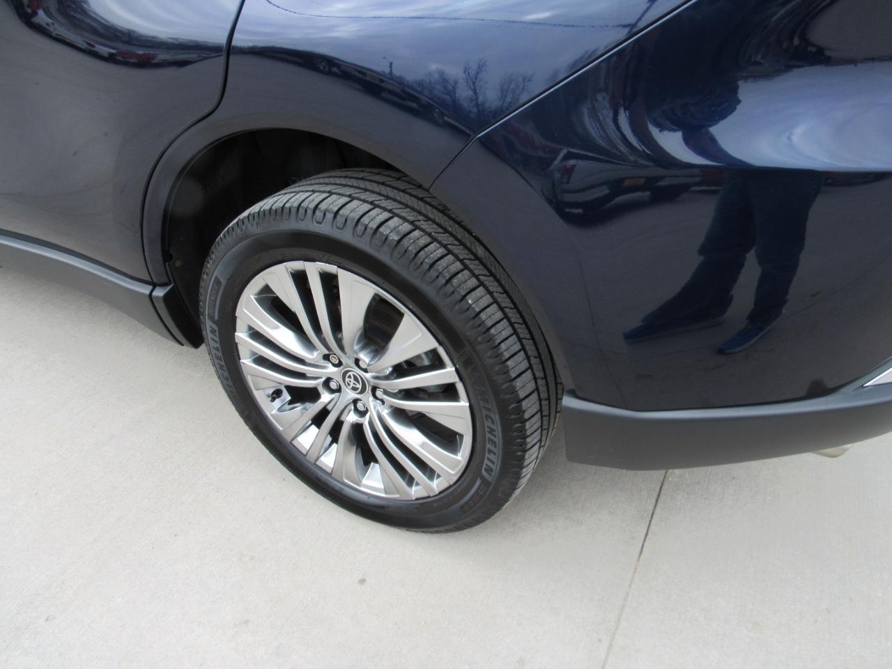 Toyota Venza XLE AWD (Natl) 2021