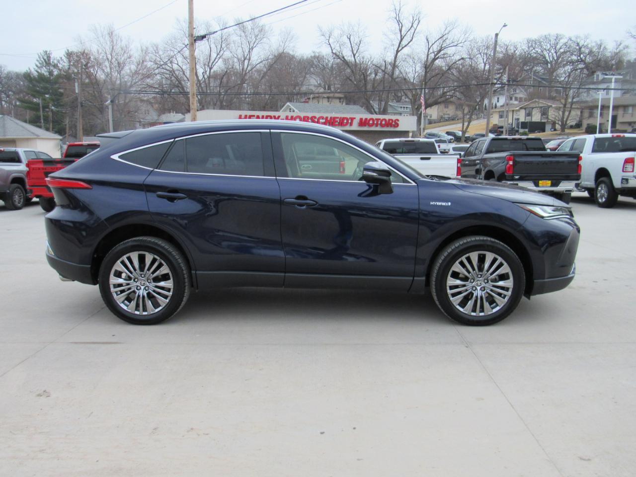 Toyota Venza XLE AWD (Natl) 2021