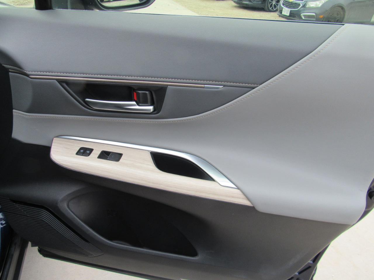 Toyota Venza XLE AWD (Natl) 2021