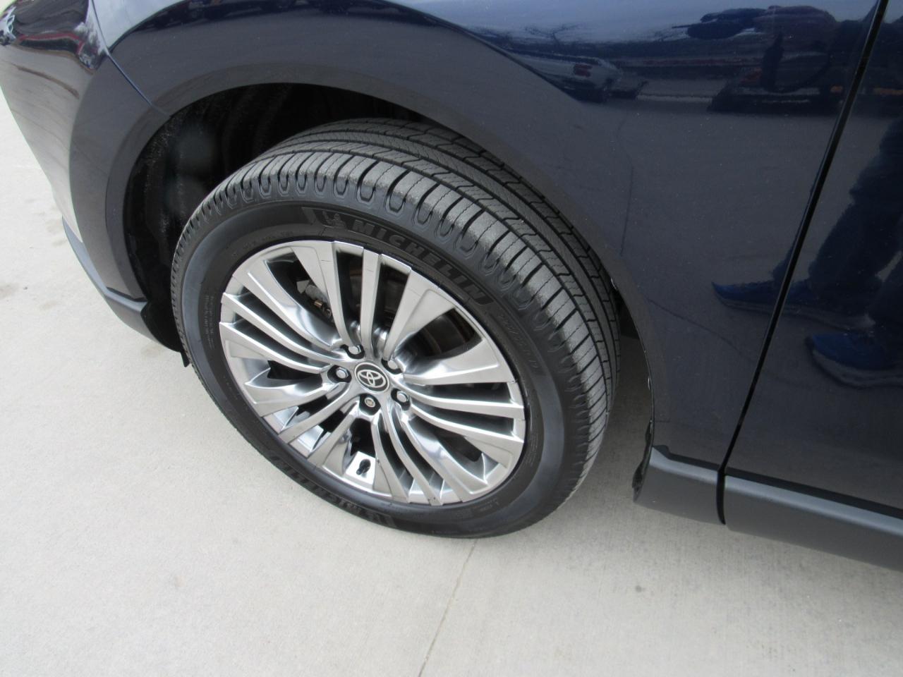 Toyota Venza XLE AWD (Natl) 2021