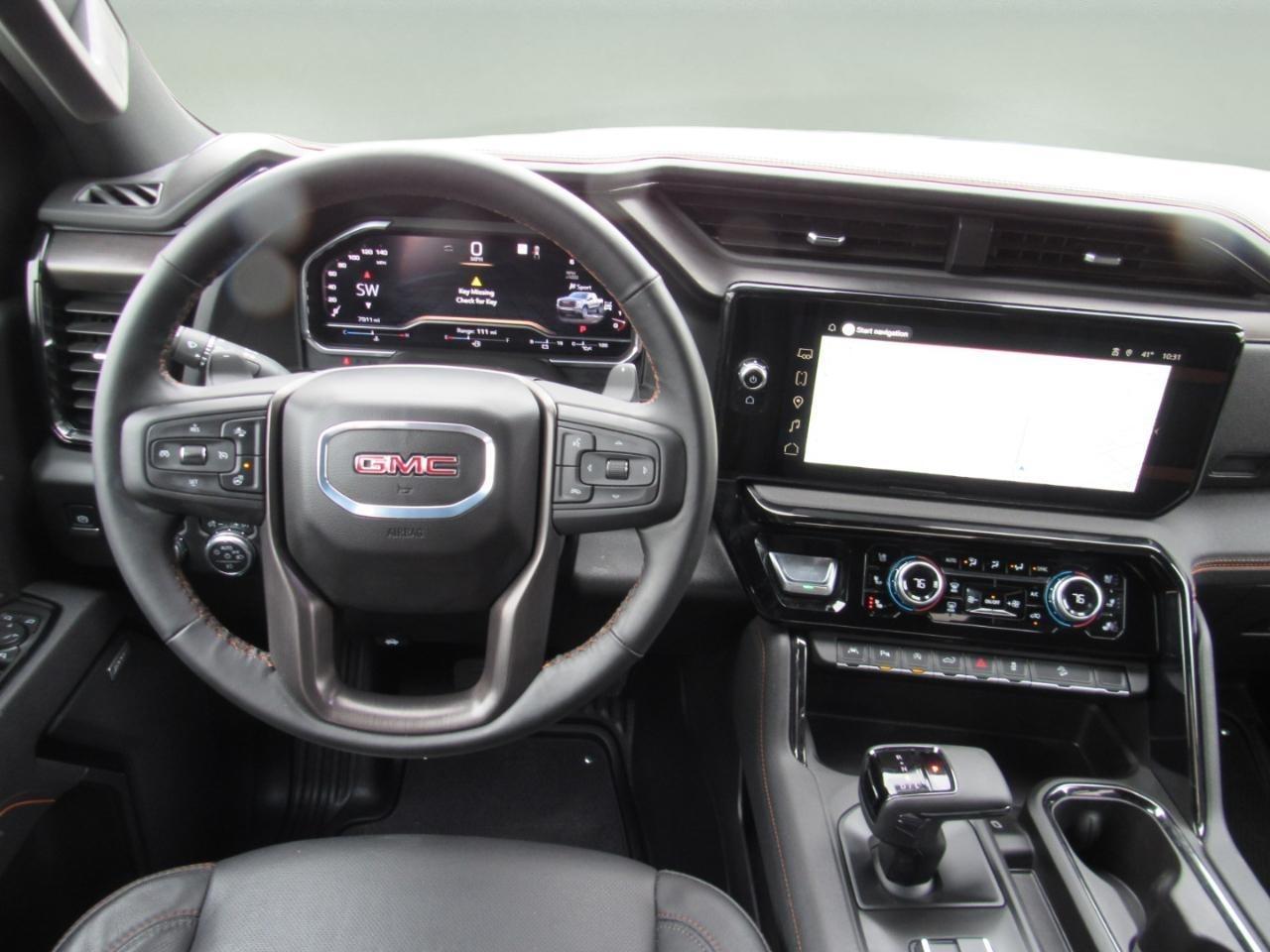 GMC Sierra 1500 AT4 Crew Cab 4WD 2025