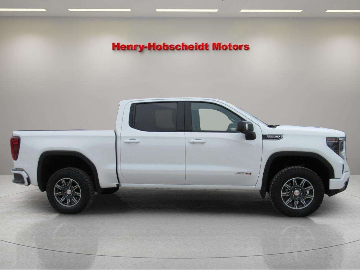 GMC Sierra 1500 AT4 Crew Cab 4WD 2025