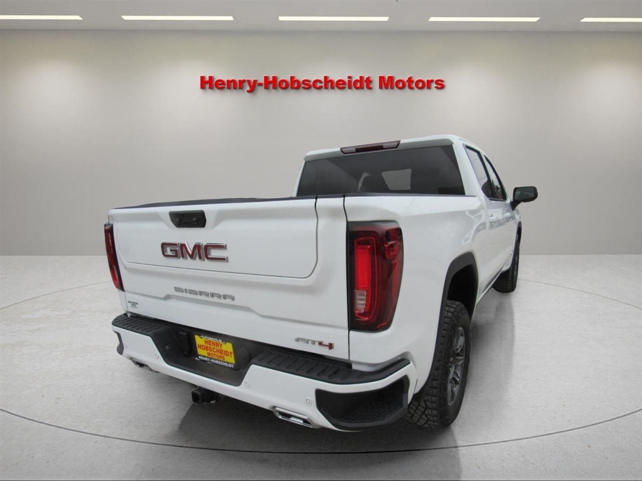 GMC Sierra 1500 AT4 Crew Cab 4WD 2025