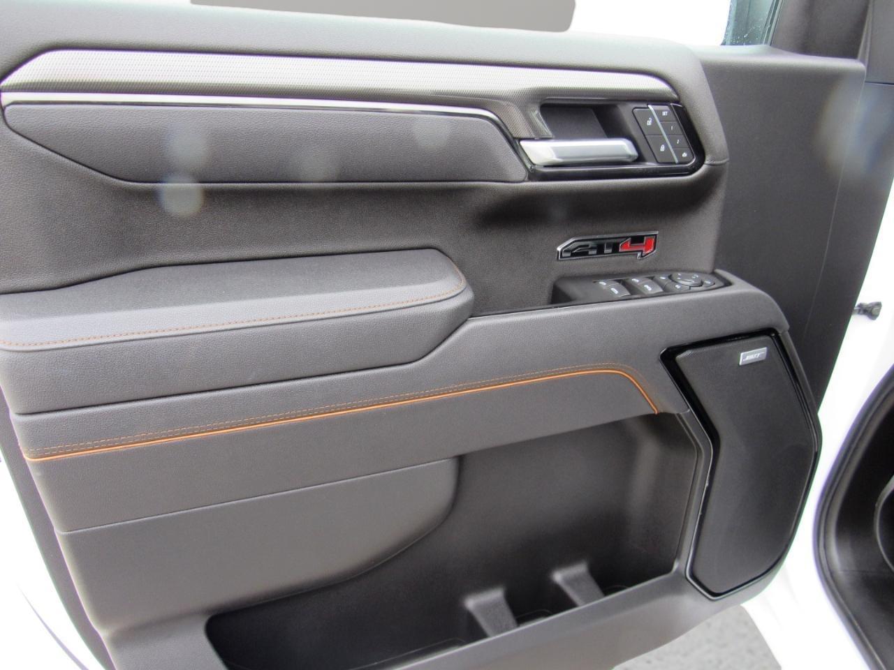 GMC Sierra 1500 AT4 Crew Cab 4WD 2025