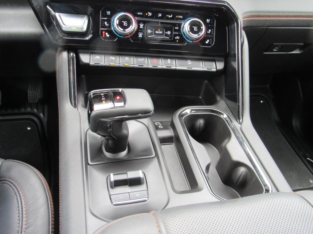 GMC Sierra 1500 AT4 Crew Cab 4WD 2025