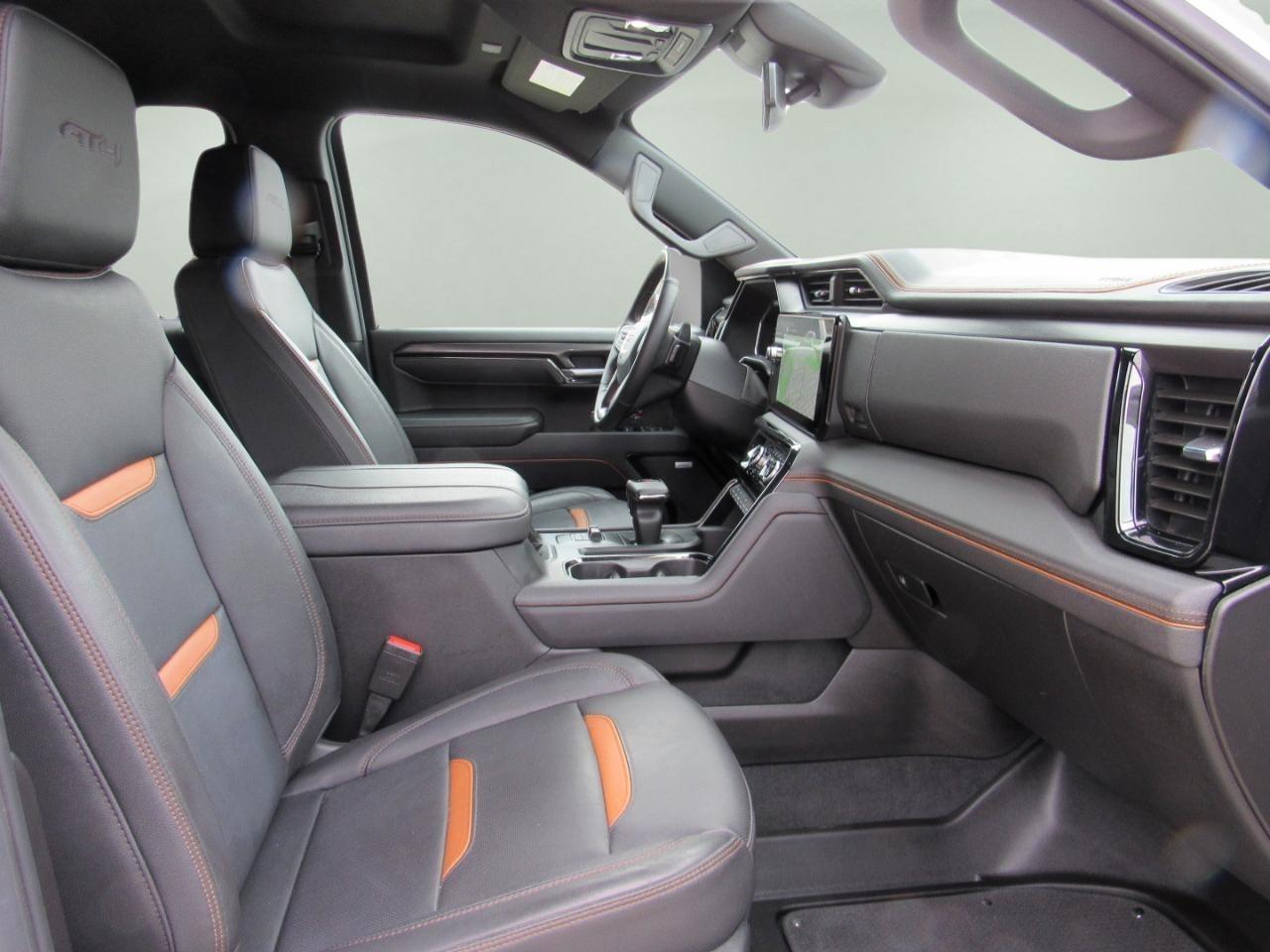 GMC Sierra 1500 AT4 Crew Cab 4WD 2025