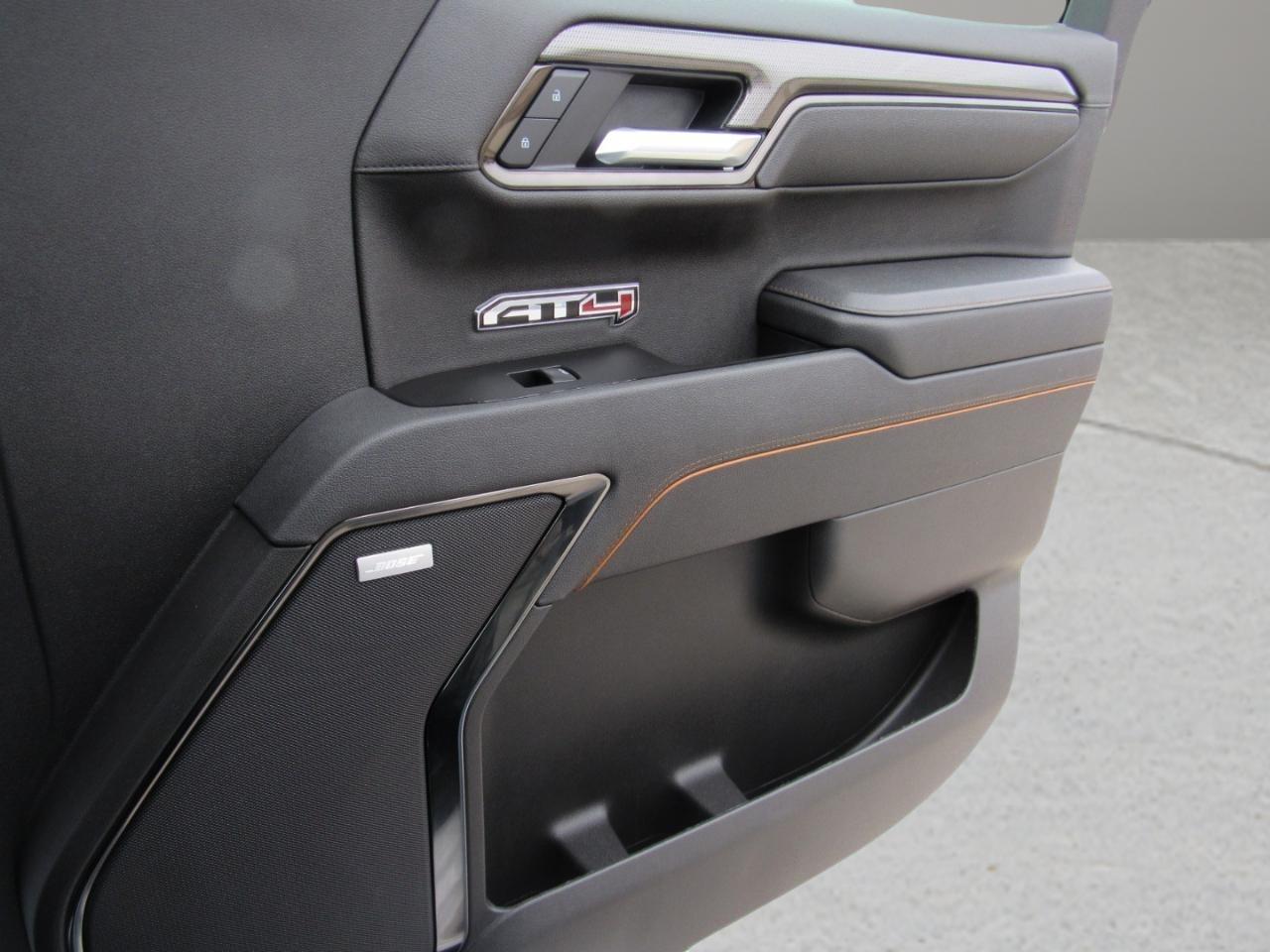 GMC Sierra 1500 AT4 Crew Cab 4WD 2025