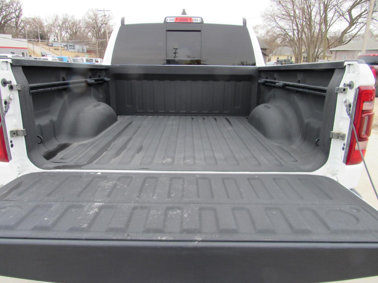 RAM 1500 Laramie Crew Cab 4WD 2023