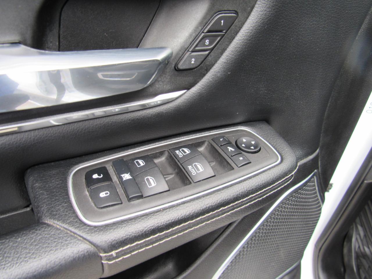 RAM 1500 Laramie Crew Cab 4WD 2023