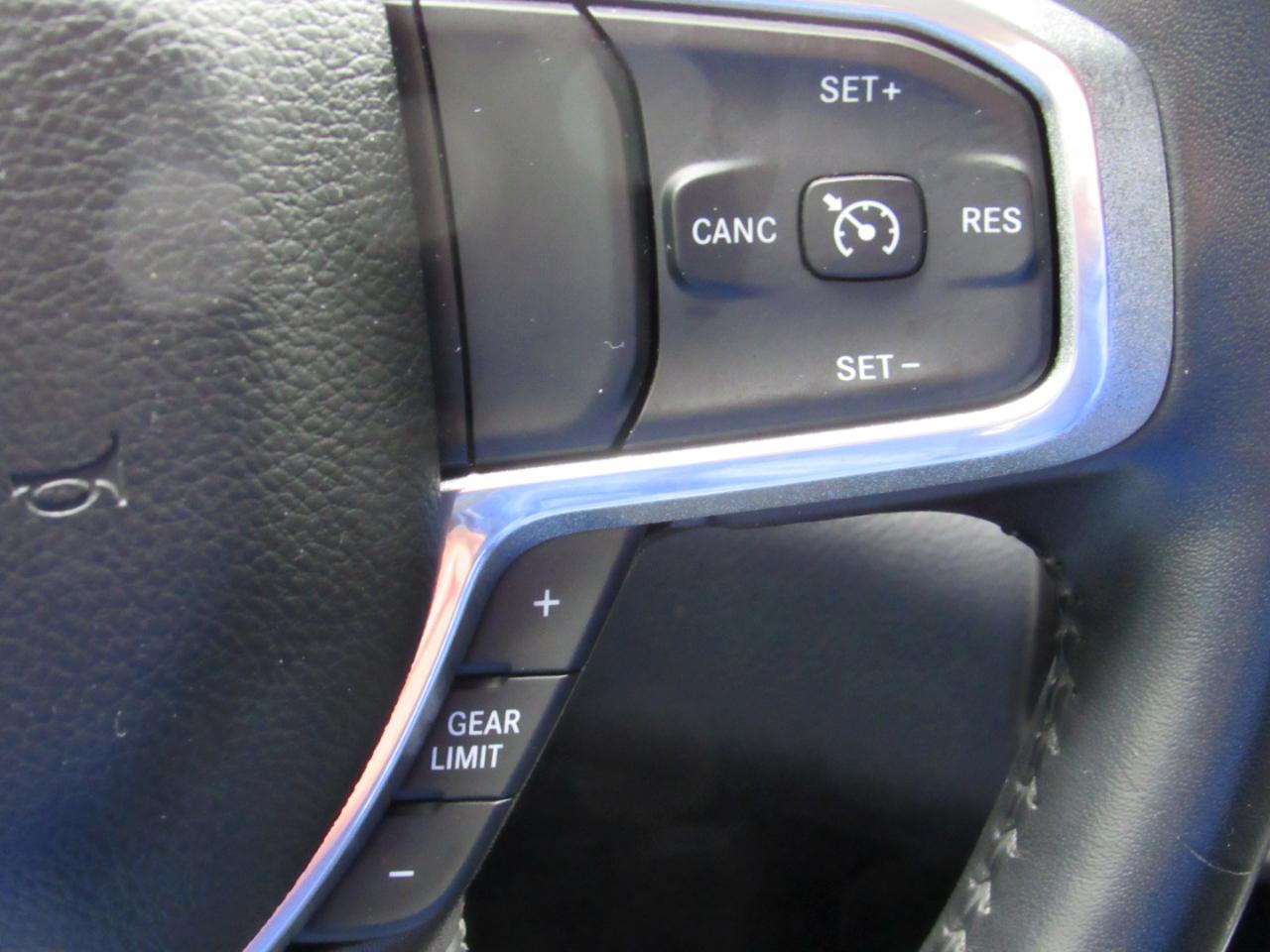 RAM 1500 Laramie Crew Cab 4WD 2023