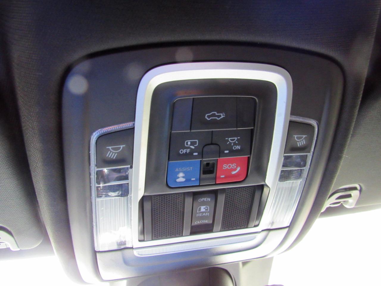 RAM 1500 Laramie Crew Cab 4WD 2023