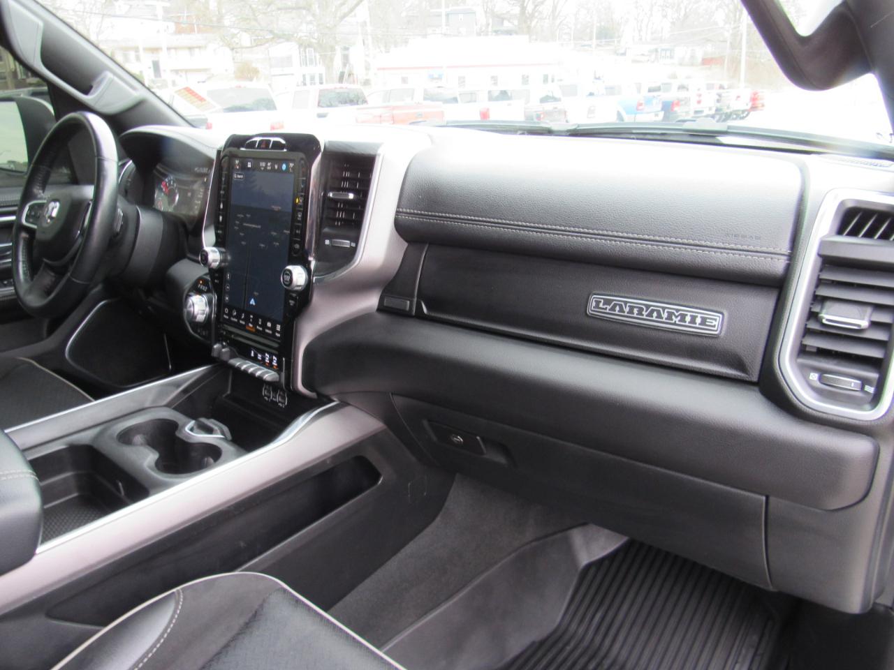 RAM 1500 Laramie Crew Cab 4WD 2023