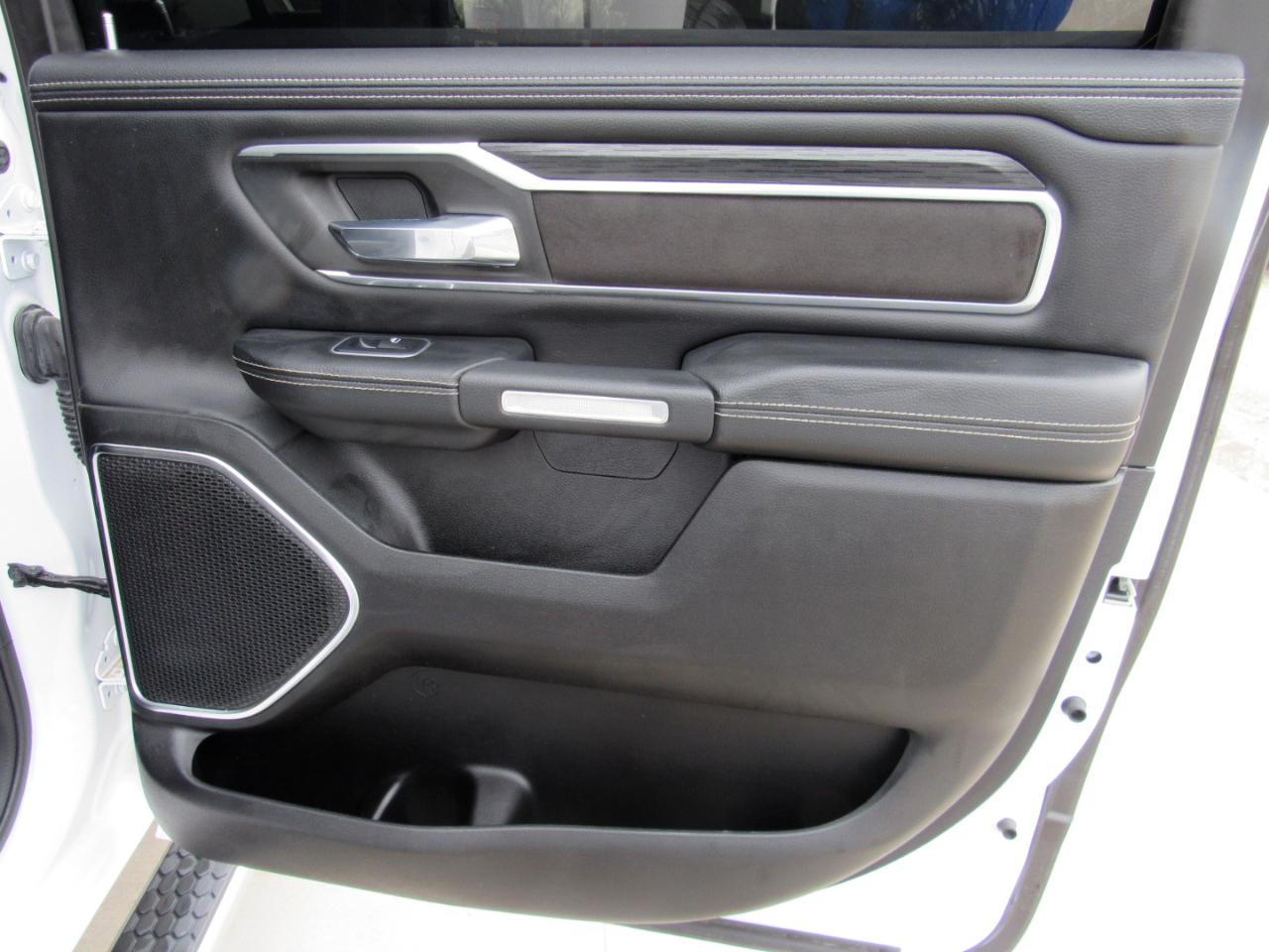 RAM 1500 Laramie Crew Cab 4WD 2023