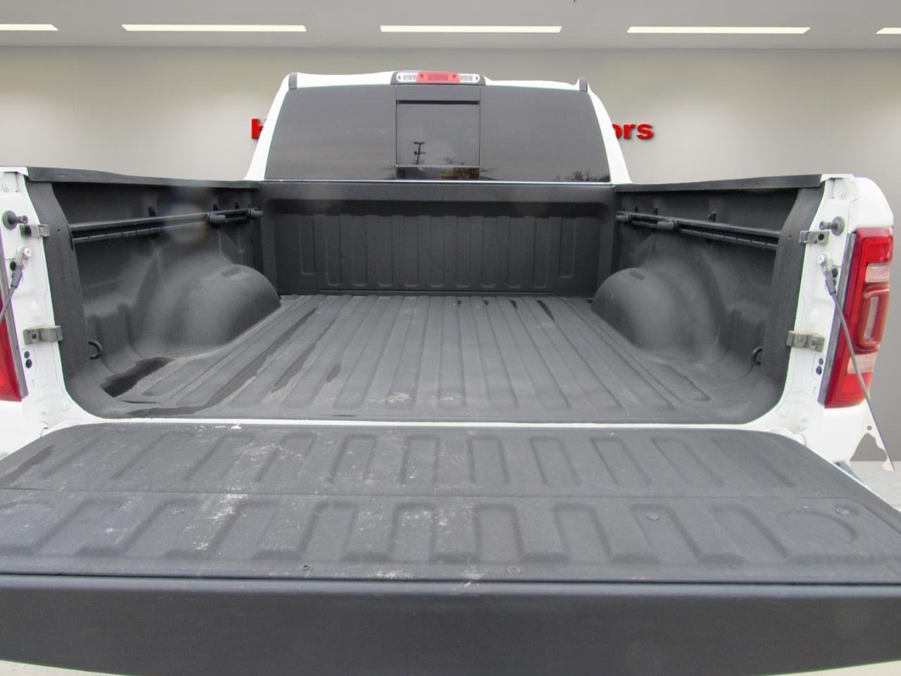 RAM 1500 Laramie Crew Cab 4WD 2023